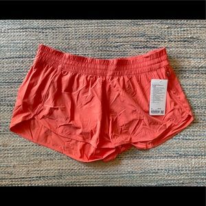 NWT Lululemon tracker 4” short